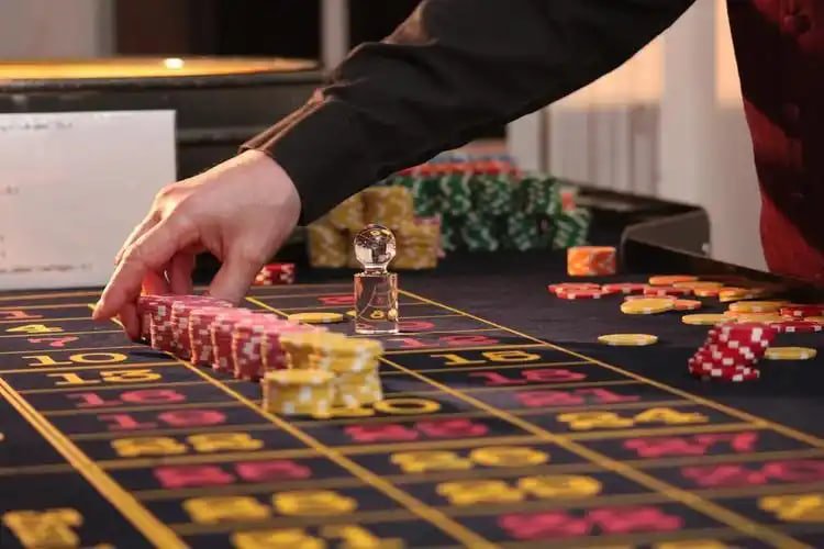 Beragam tema dan fitur slot online terbaik tersedia di erictoto